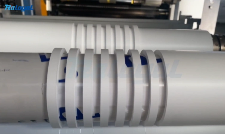 Δοκιμή PTFE Υλικό σε SERIES Κοπής μηχανή 10mm ακριβείας κοπής για ταινία φιλμ